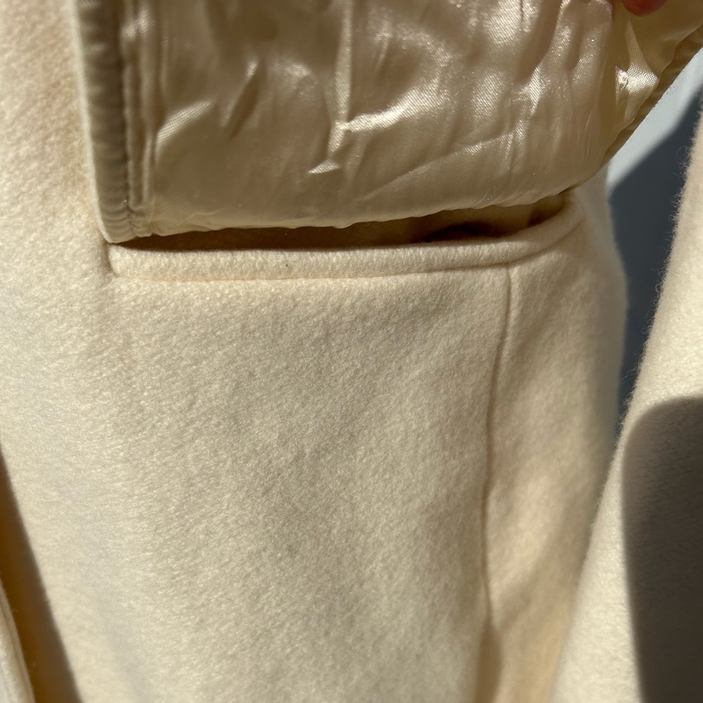 Banana Republic Cream Trench Coat - Picture 7 of 9
